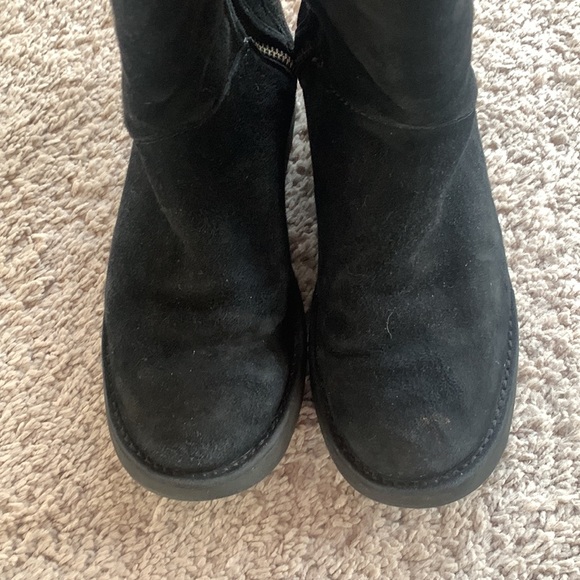Classic zip up UGGS - Picture 3 of 6